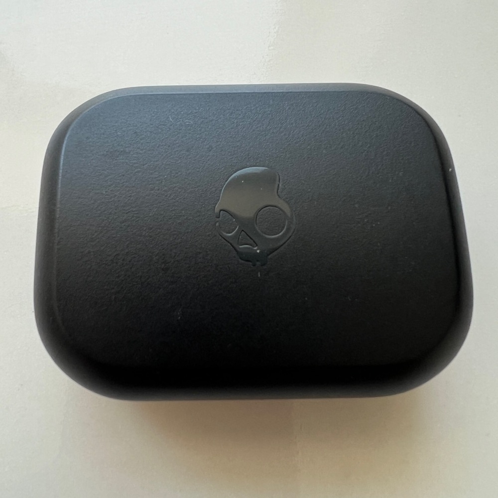 Skullcandy Matte Black Earbuds Case